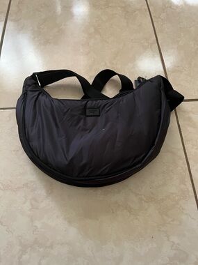 Reebok Black Crescent Crossbody Bag - Unbranded
